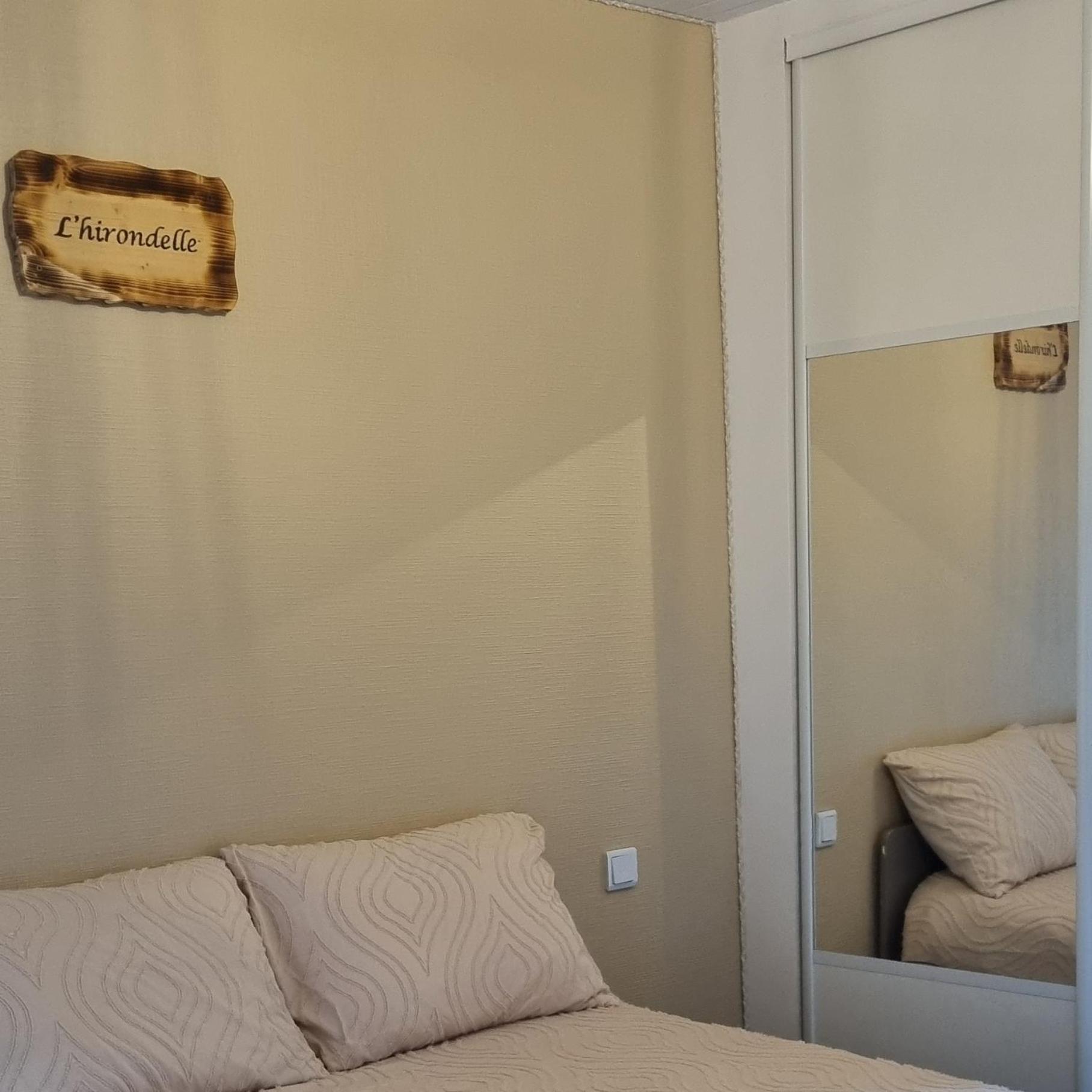 Bed and Breakfast L'Hirondelle Le Grand-Serre Exterior foto